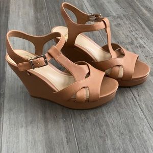 Gianni Bini Platforms